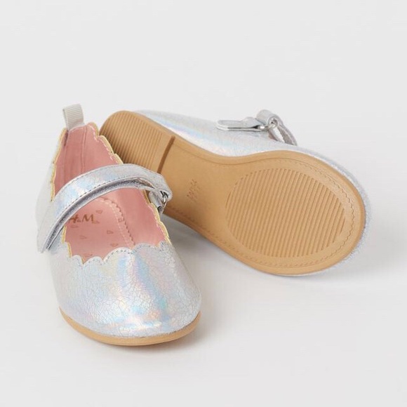 NWT H&M Girls Shimmery Ballet Flats - Picture 2 of 5
